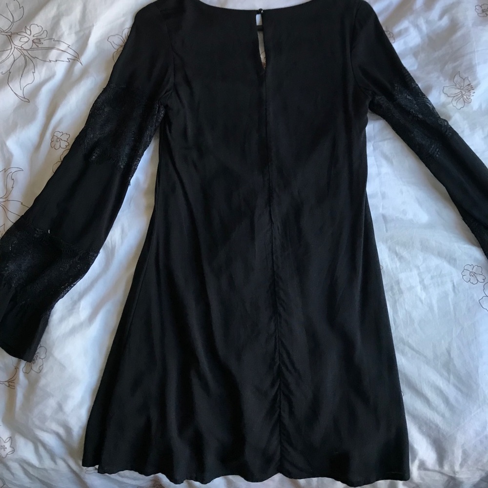 Gorgeous Tobi black flowy dress, Size Small!
